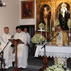 Solemne Eucaristía concelebrada, presidida por el Reverendo Señor D. Juan Moreno Sánchez en sus Bodas de Oro Sacerdotales